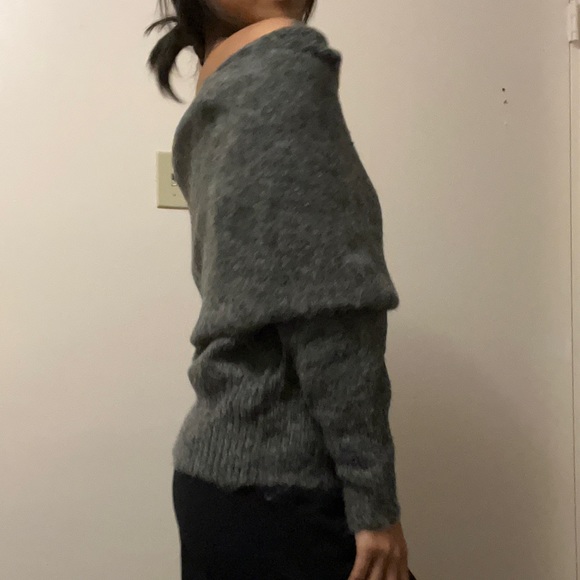 H&M grey off the shoulder sweater - Picture 3 of 4